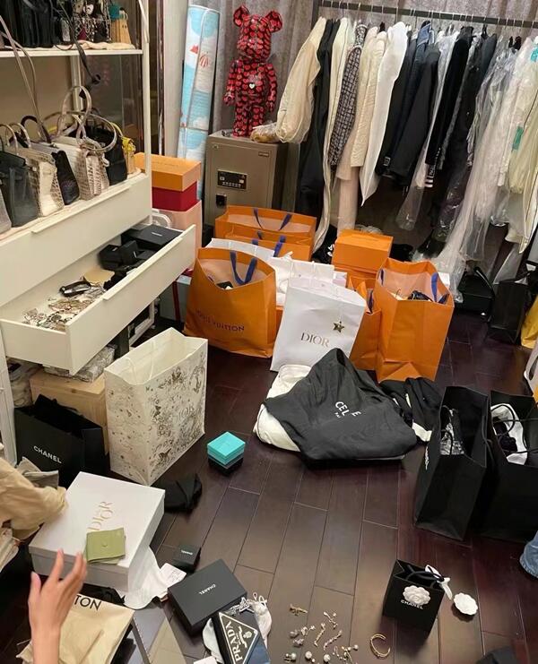 淮北烈山区回收顶奢鞋服